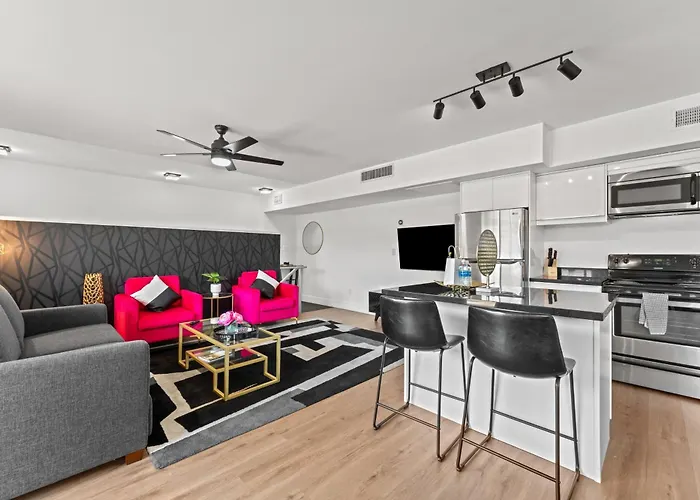 Windfield In The Entertainment District * Scottsdale