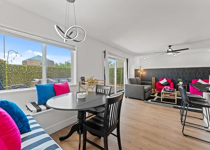 Windfield In The Entertainment District Holiday home *